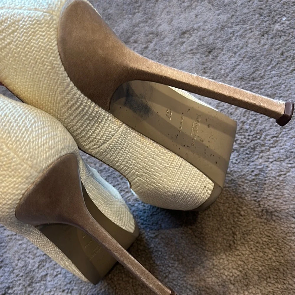 Yves Saint Laurent Women's Cream Pumps - Authentic - Picture 11 of 12